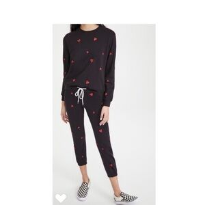 Monrow All Over Hearts Black & Red Sweatshirt & Sweatpants Set - Medium